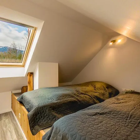 Dwupoziomowy Ski&bike アパート